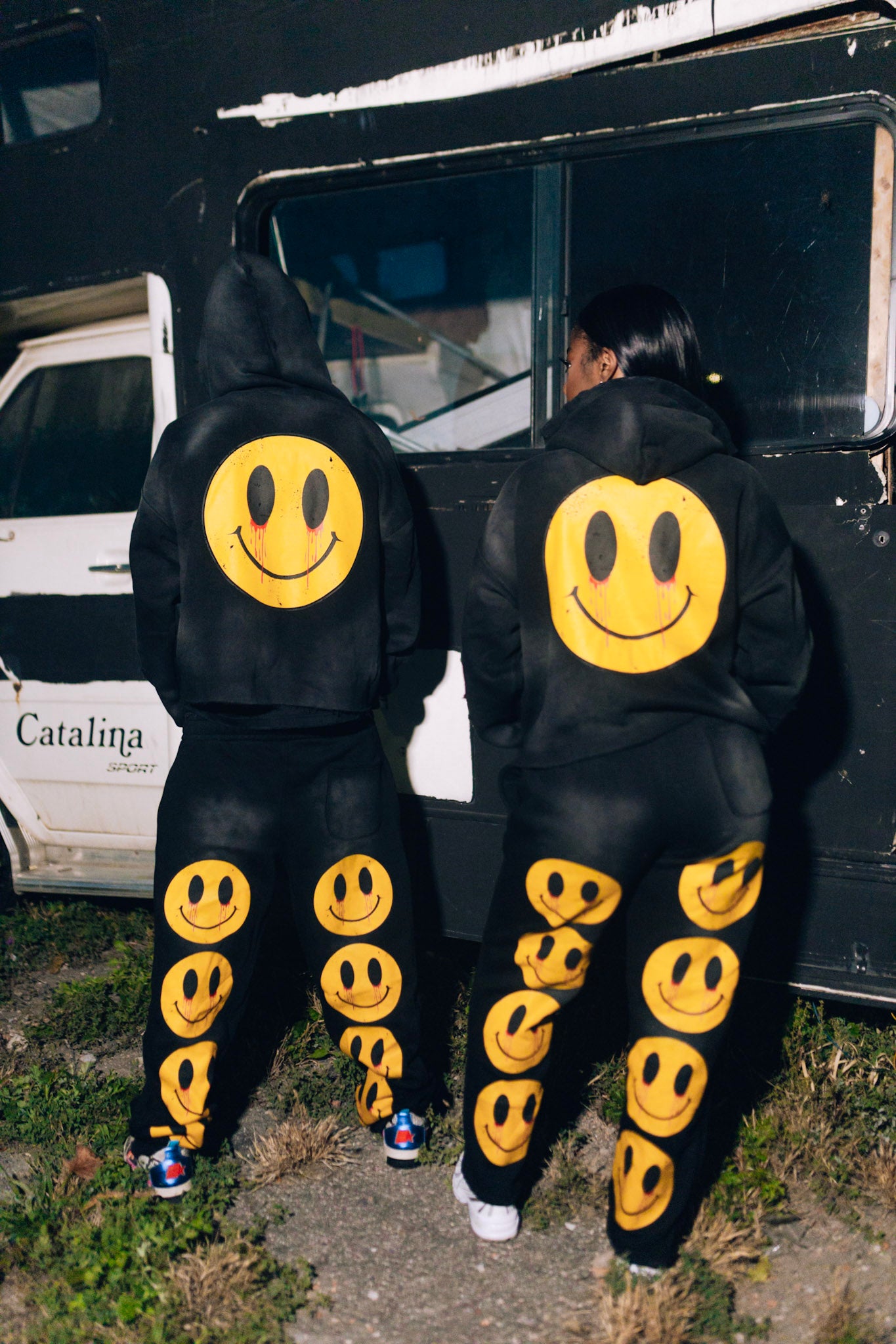 SMILEY DESTROYED PULLOVER