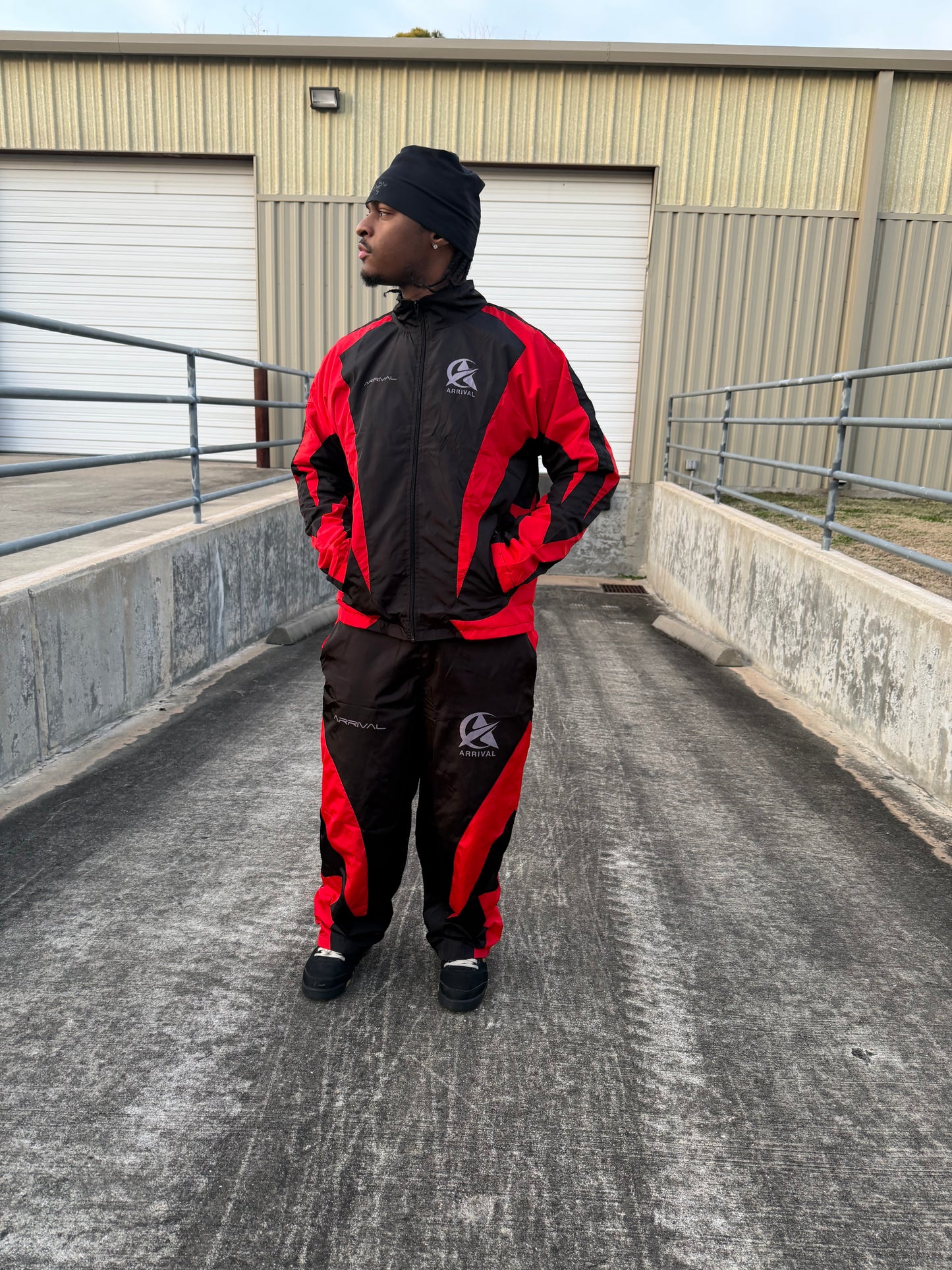 ARRIVAL TRACKSUIT (BLACK/RED)